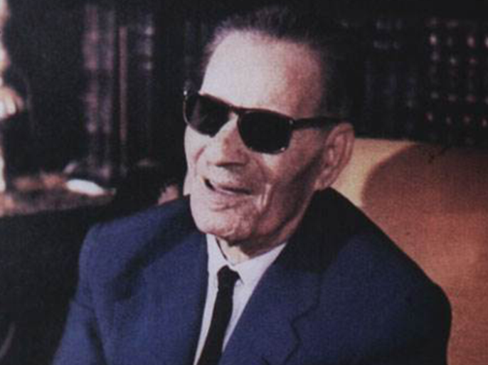 الدكتور طه حسين