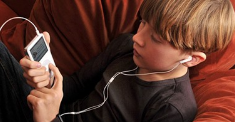 سماع الموسيقي يطرب الأطفال، فيتو