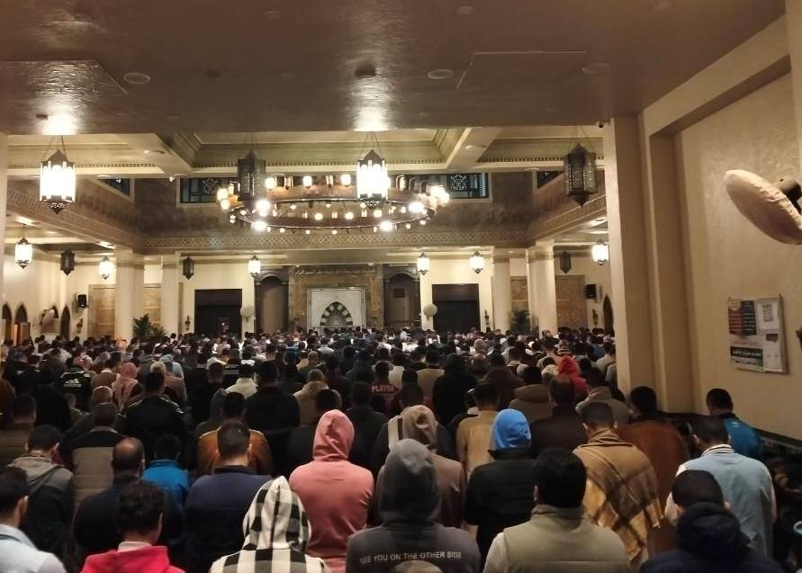 صلاة الفجر بالمسجد الكبير ببني سويف