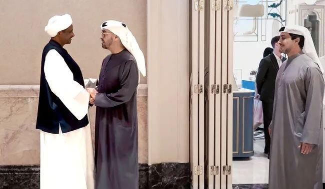 حميدتى فى زيارة سابقة إلى الإمارات ، فيتو