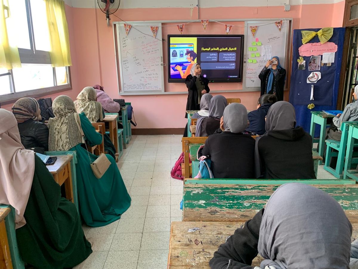 جانب من فعاليات الندوة، فيتو