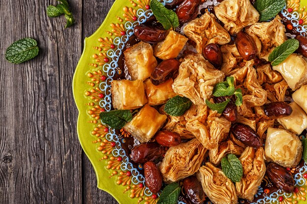 الحلويات الشرقية وتناولها بأمان