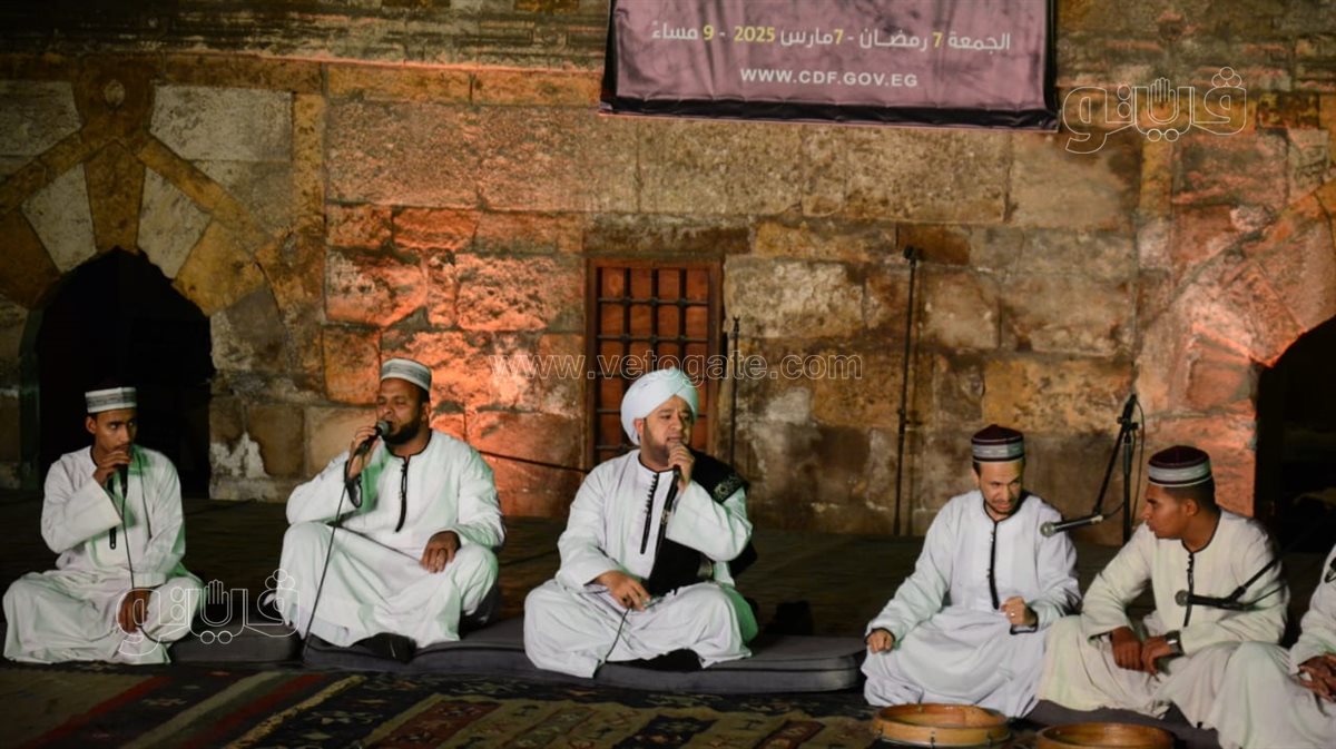 روحانيات مجلس الصلاة على النبى تسيطر على قلوب جمهور قبة الغورى في ليالي رمضان (3)