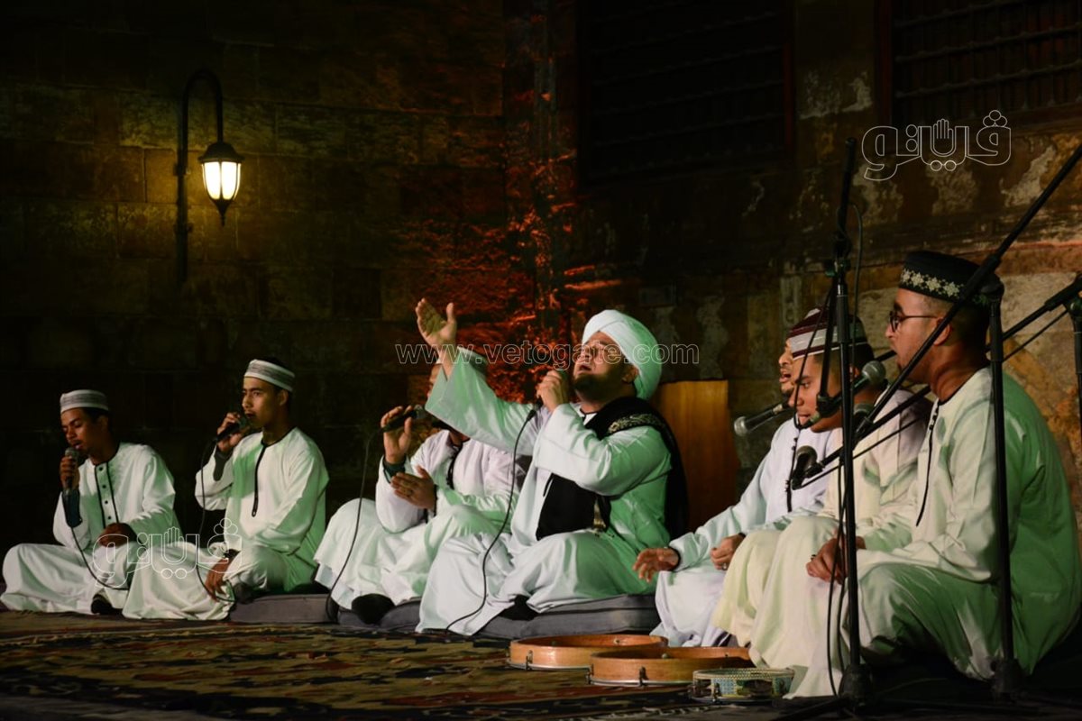 روحانيات مجلس الصلاة على النبى تسيطر على قلوب جمهور قبة الغورى في ليالي رمضان (8)