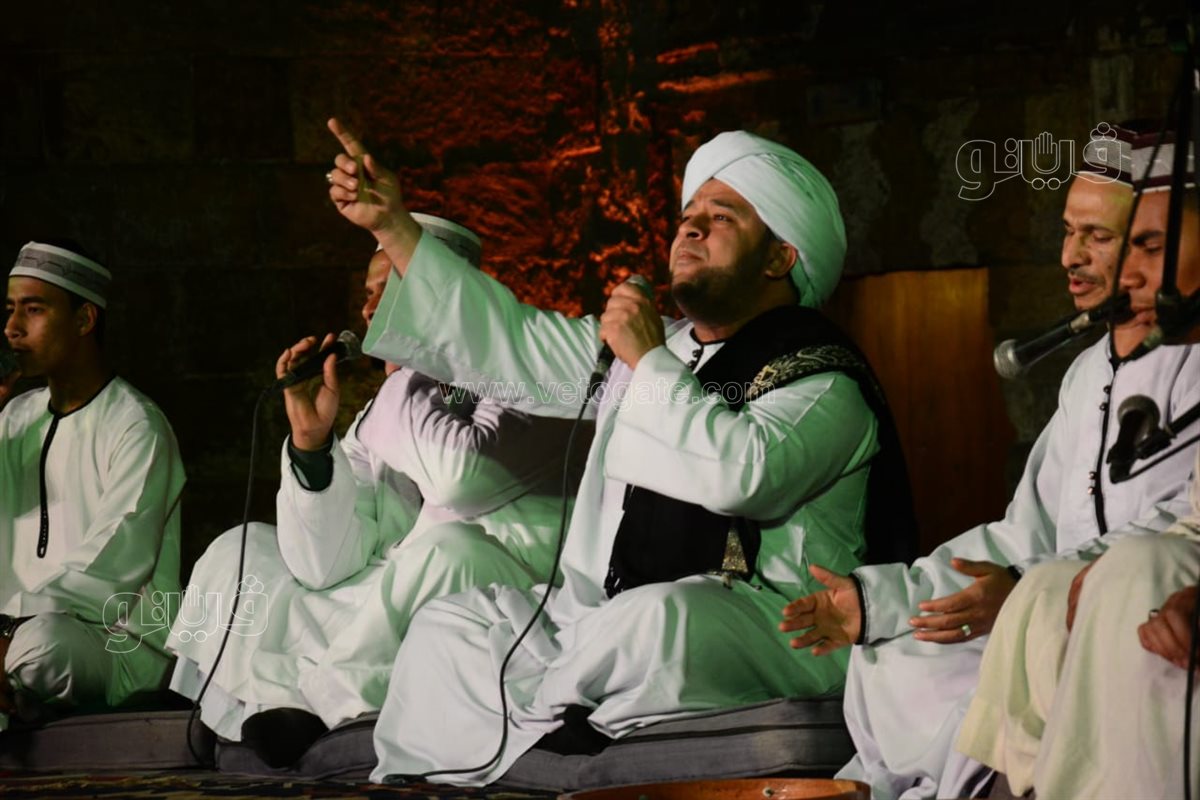 روحانيات مجلس الصلاة على النبى تسيطر على قلوب جمهور قبة الغورى في ليالي رمضان (20)