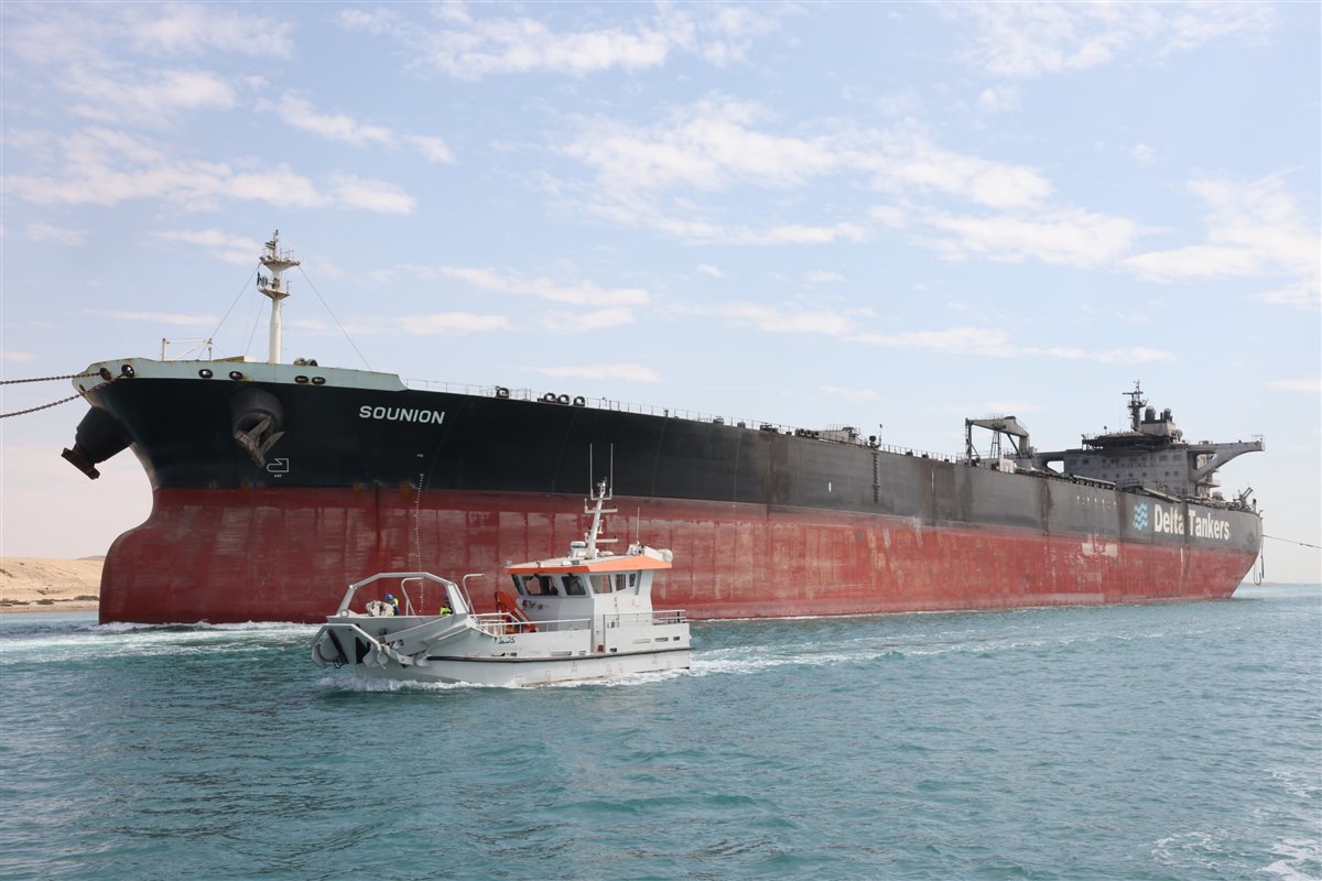 ناقلة البترول خلال عملية قطرها، فيتو