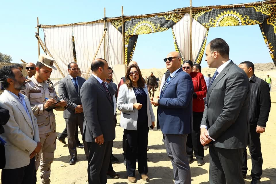 وزيرة التنمية المحلية في زيارة للخانكة،فيتو