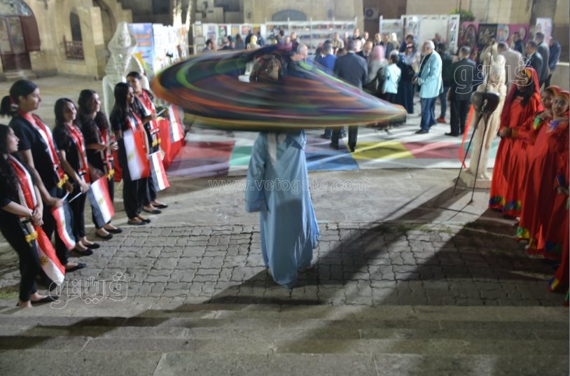 بالتنورة والأزياء الفلكلورية، القومي لثقافة الطفل يفتتح ليالي رمضان بالسيدة زينب (23)