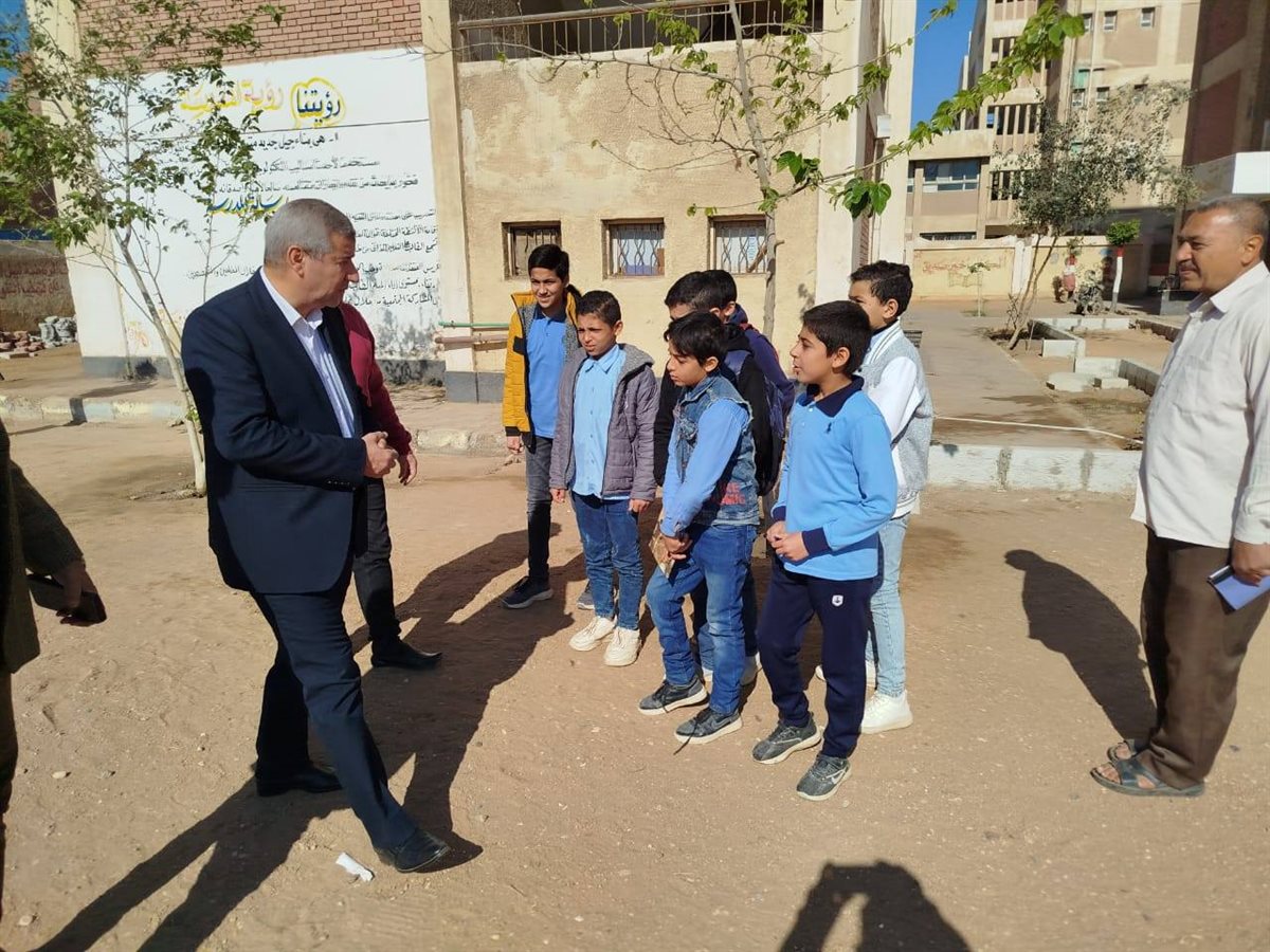 رمضان يواصل جولاته لمتابعة مدارس الشرقية -فيتو