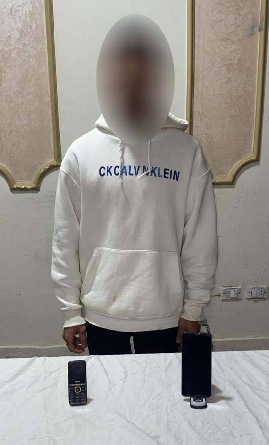 القبض على طالب لترويج الأسلحة البيضاء على الفبس بوك بالفيوم