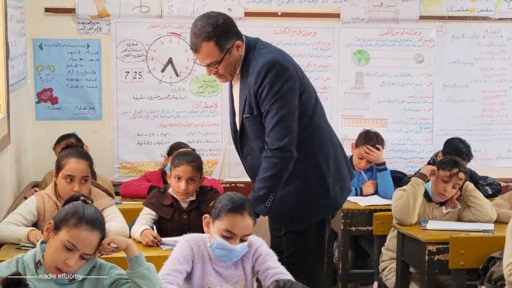 وكيل التعليم يتفقد مدارس القرى  بإدارة الزرقا