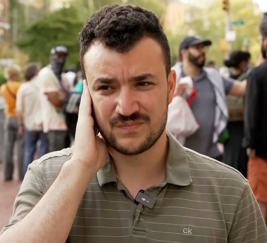 الطالب محمود خليل