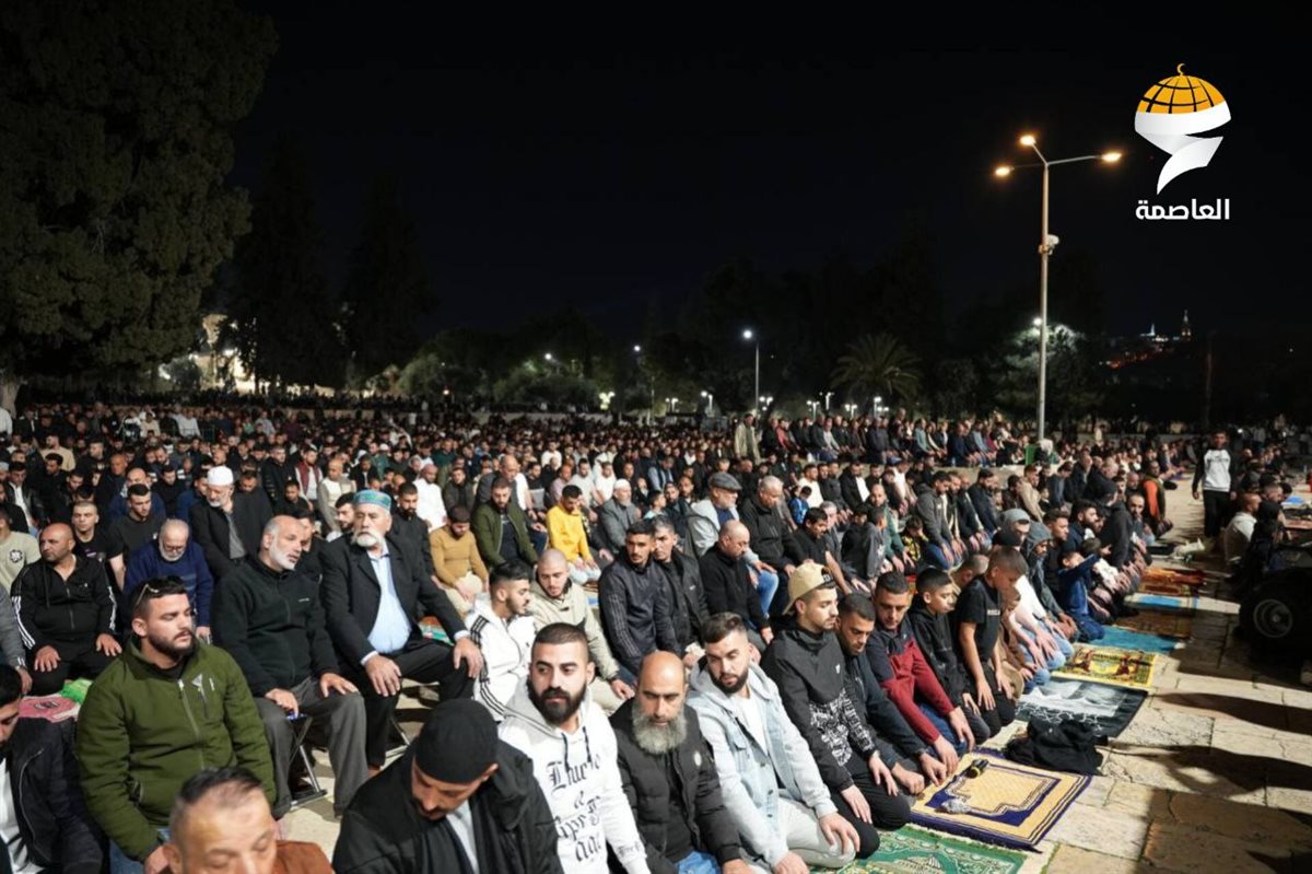 صلاتي العشاء والتراويح في المسجد الأقصى، فيتو