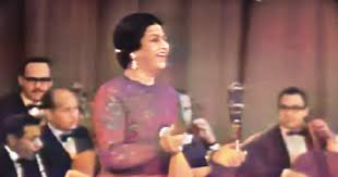 أم كلثوم تغنى انت عمرى