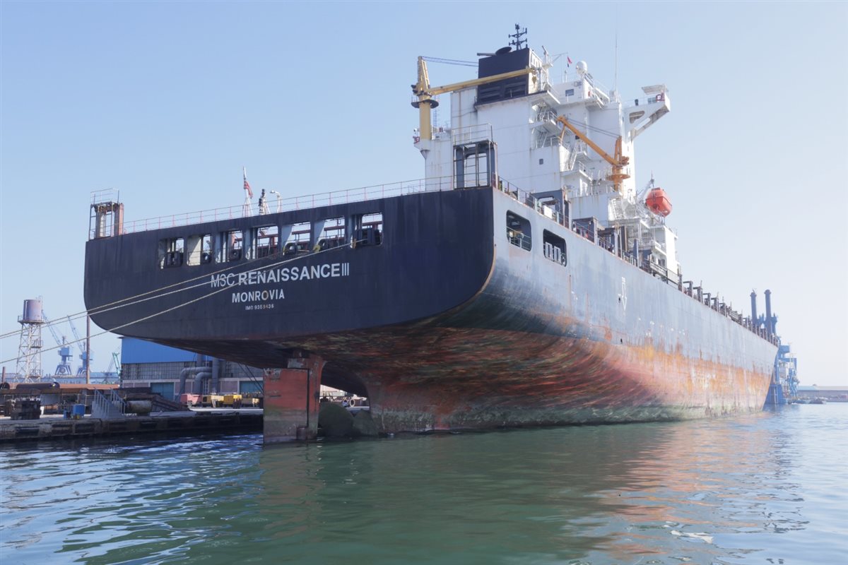 الملاحة في قناة السويس، فيتو