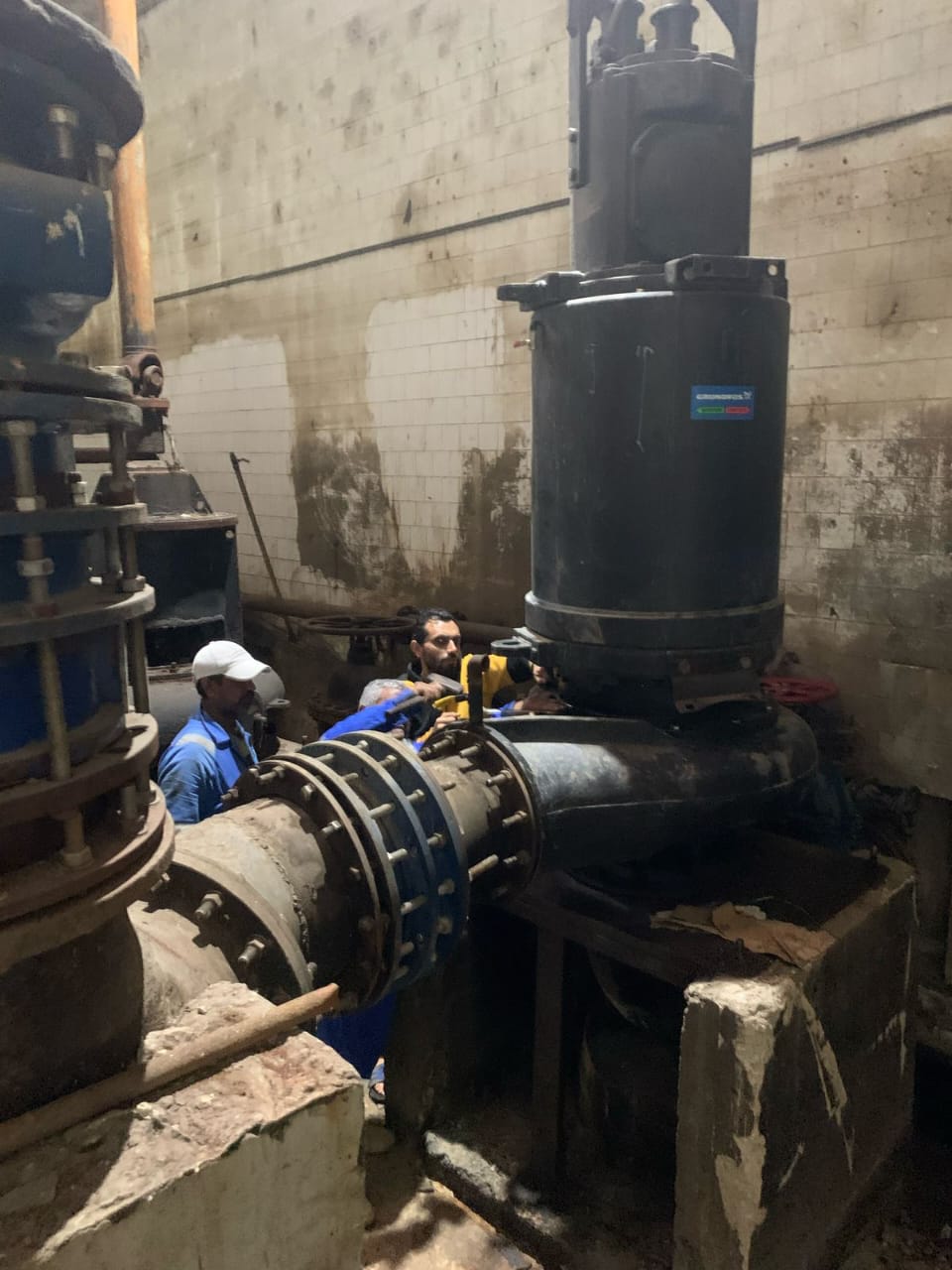 جانب من أعمال الصيانة،فيتو