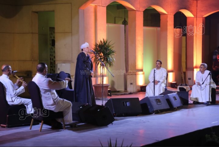 إقبال جماهيري كبير، الشيخ ياسين التهامى يبدع بأنشودة أنا المحب بالأوبرا (16)