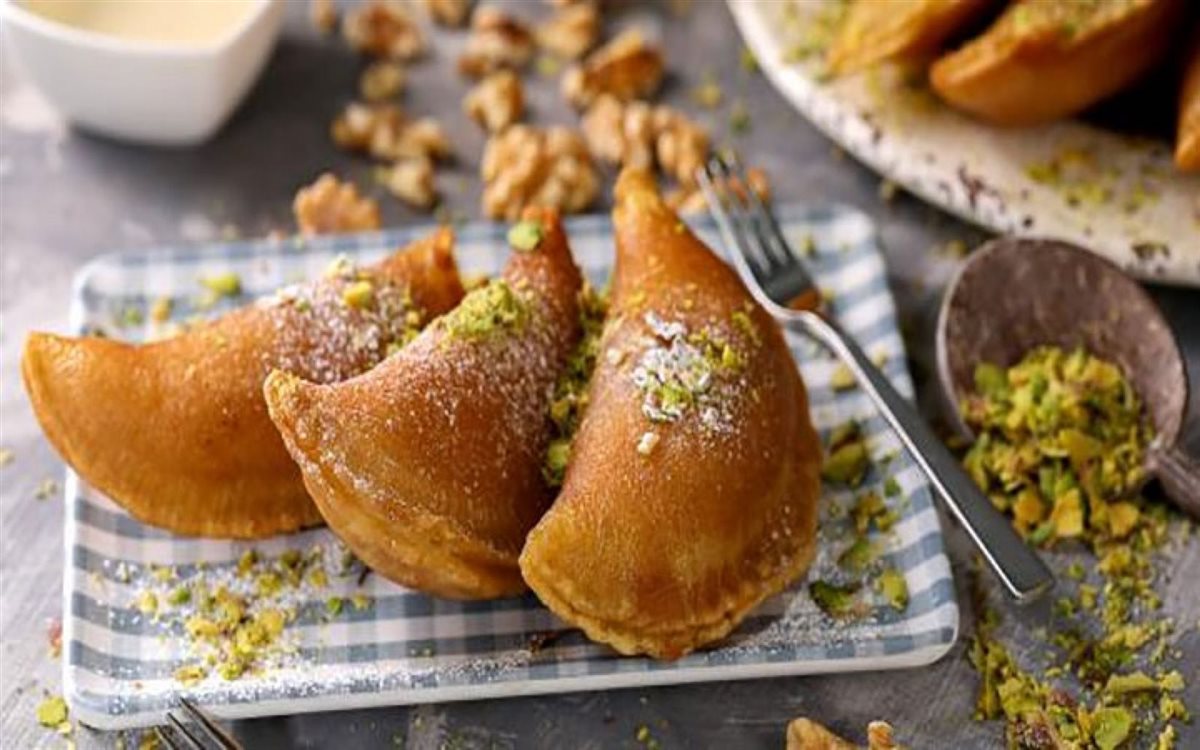 القطايف بالمكسرات