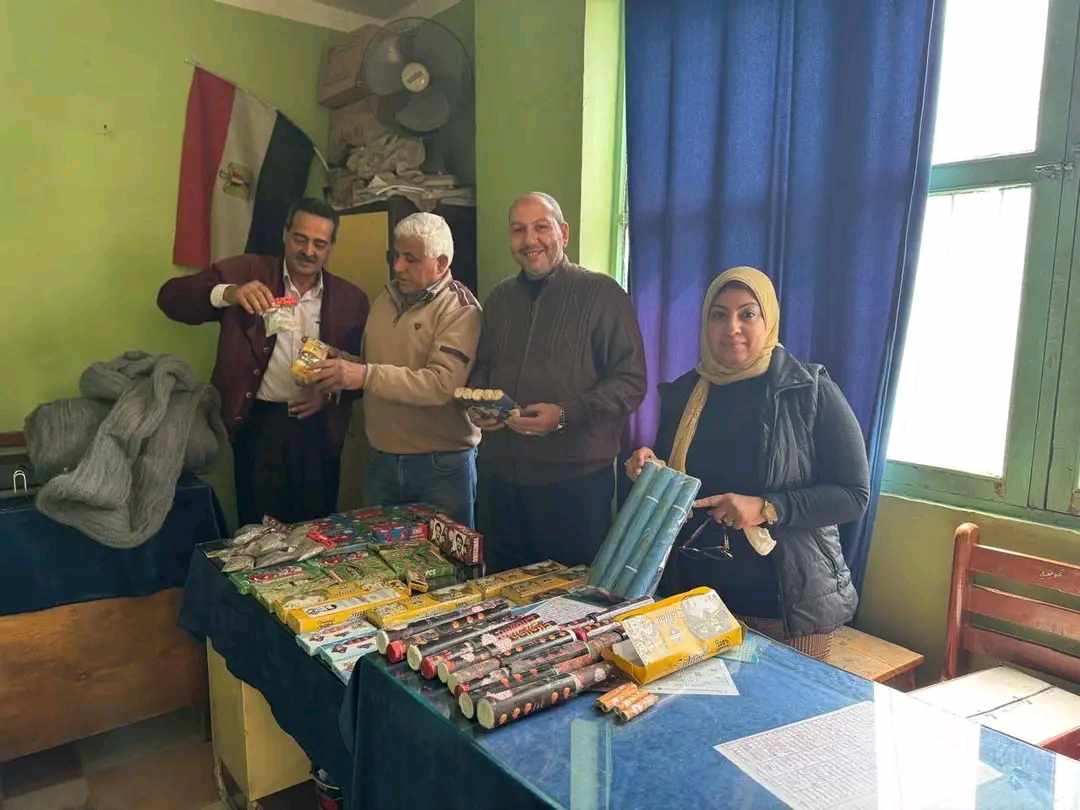 ضبط 23 ألف صاروخ وألعاب نارية ممنوع تداولها أو بيعها بالشرقية،فيتو2