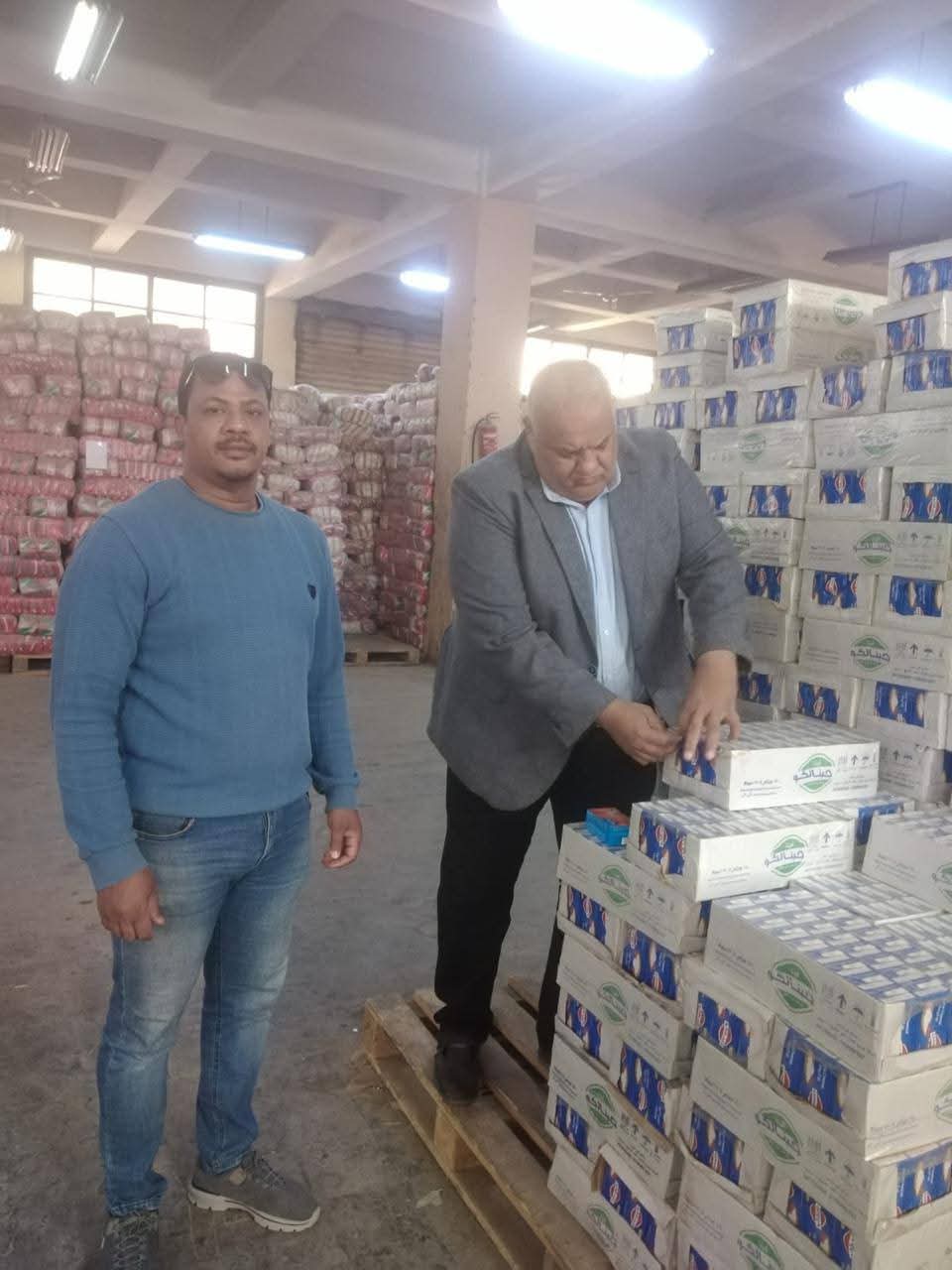 جولة تفقدية على مخازن الجمله بقنا، فيتو