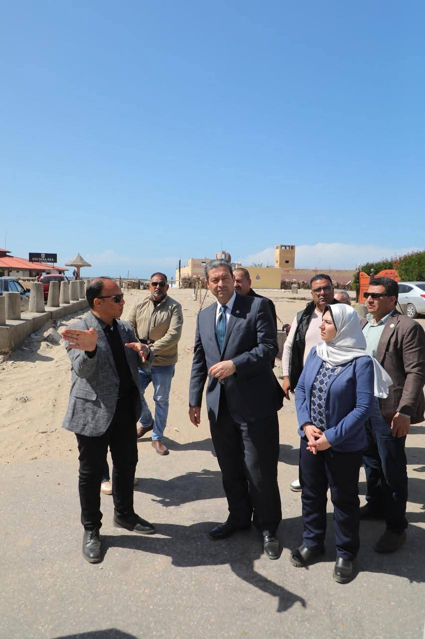 محافظ دمياط يجرى جولة ميدانية بمدينة رأس البر لمتابعة الاستعدادات لعيد الفطر المبارك