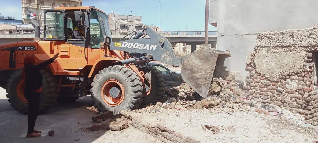 حملات لرفع المخلفات وإزالة المباني الخطرة