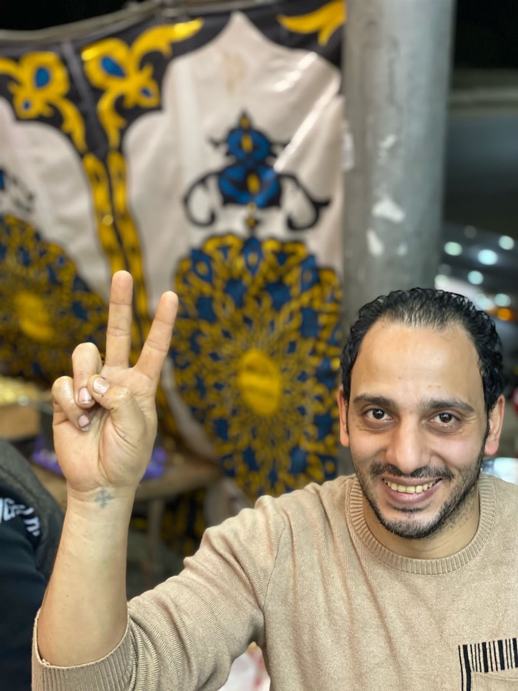 بيتر ومينا يقدمان سحور مجاني بالطريق الزراعي،فيتو