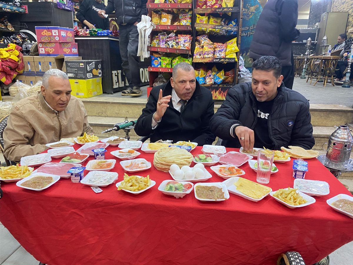 بيتر ومينا يقدمان سحور مجاني بالطريق الزراعي،فيتو