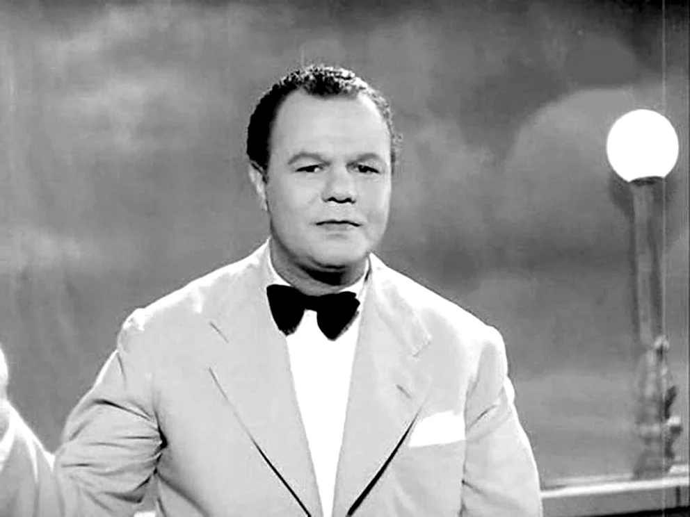 المطرب عبد العزيز محمود 