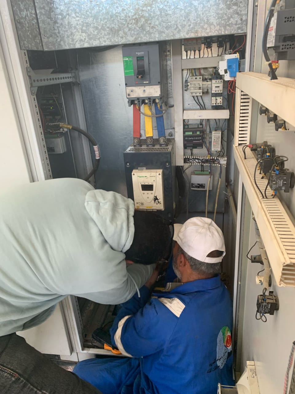 جانب من أعمال الصيانة،فيتو 