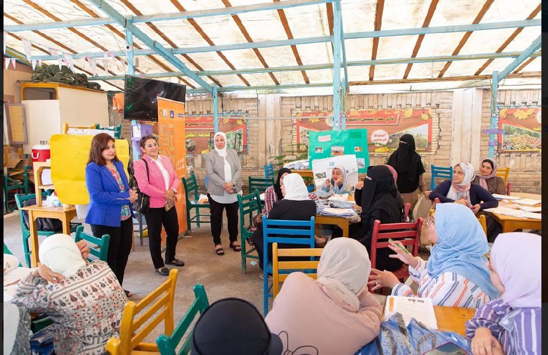 الفرص الوظيفية والتدريبية المقدمة للمرأة في محافظة دمياط