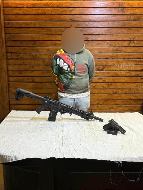 عقب تداول صور له.. ضبط عاطل بحوزة أسلحة نارية فى القليوبية