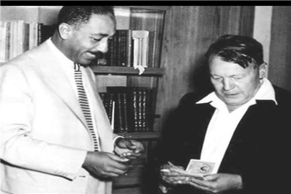 بيرم التونسى فىلقاء مع السادات