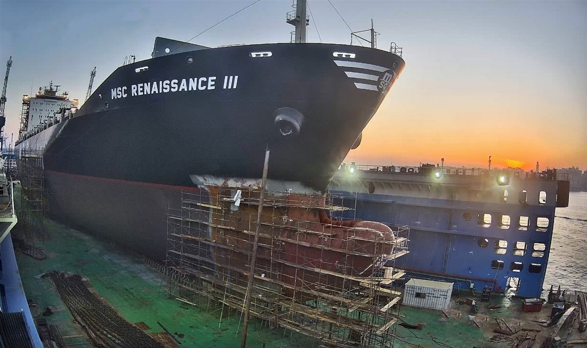 الملاحة في قناة السويس، فيتو