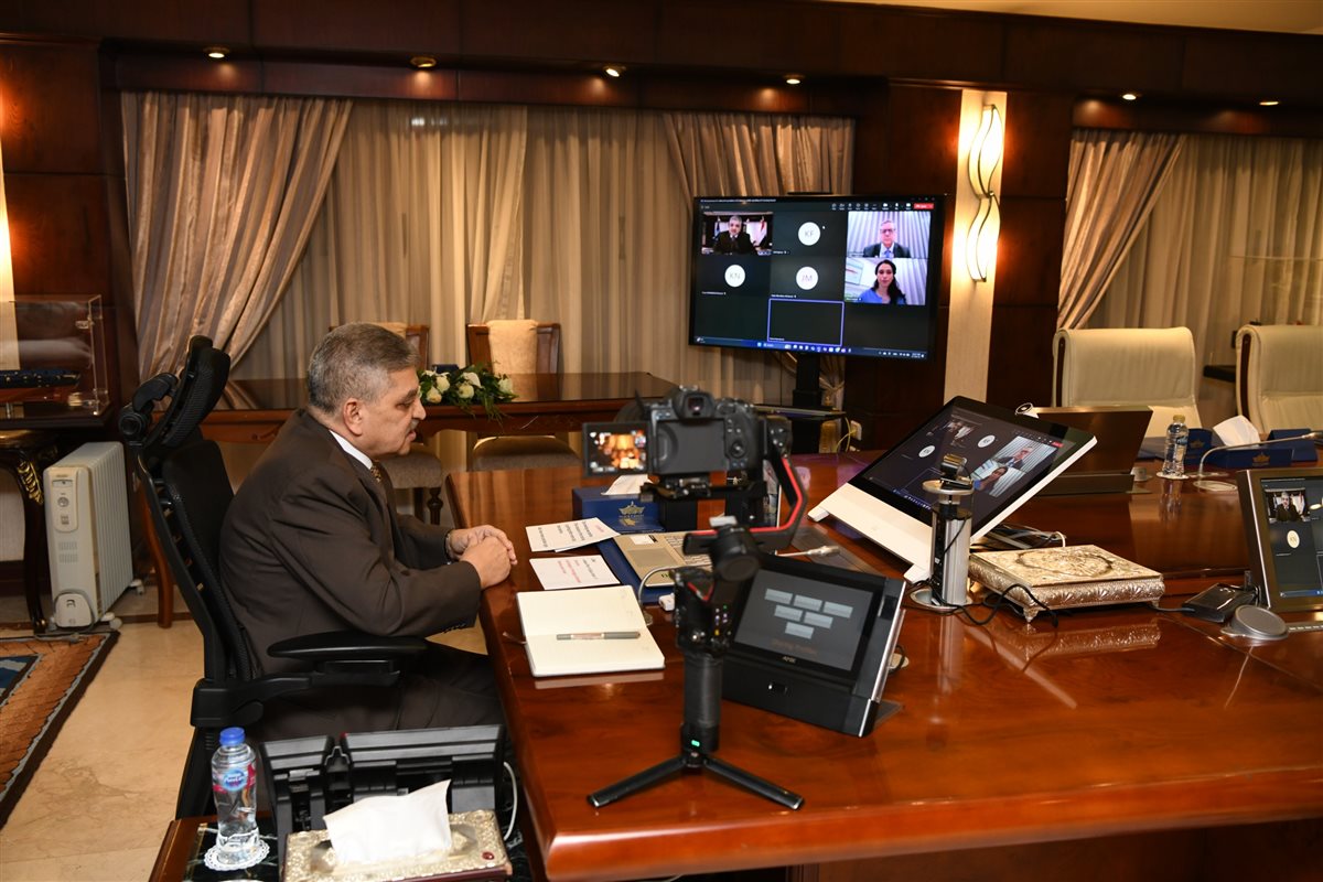 الملاحة في قناة السويس، فيتو