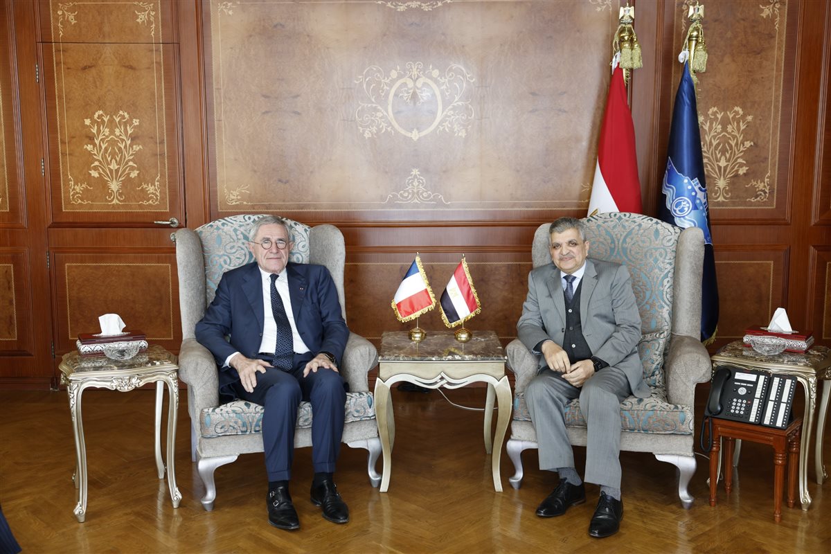 الملاحة في قناة السويس، فيتو