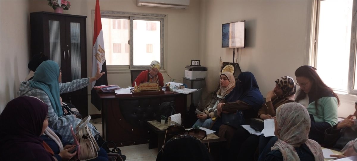 اجتماع الدكتورة هدى ناجى بالمراكز الطبية بالعاشر -فيتو