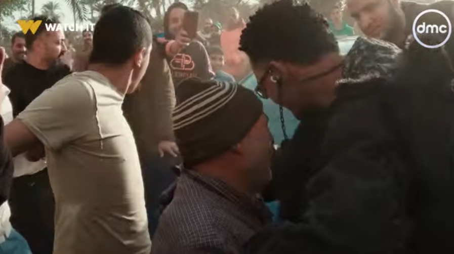 محمد رمضان يفاجئ بواب عمارة، فيتو