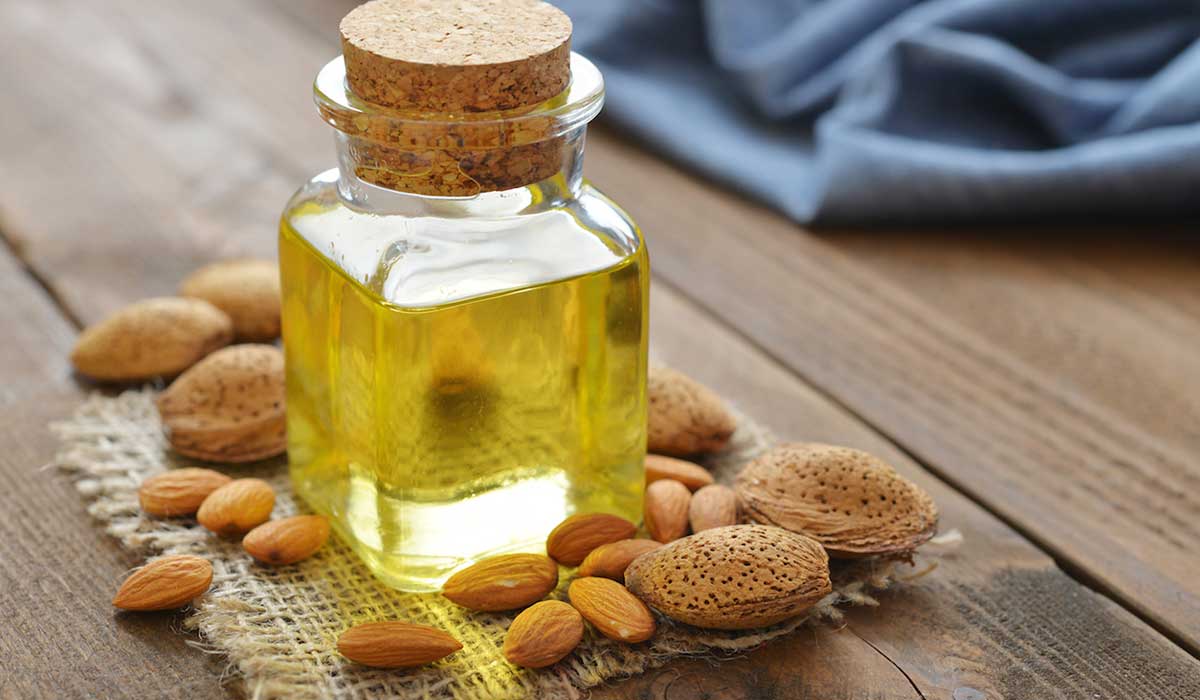 زيت اللوز الحلو