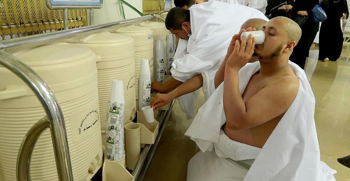 شرب ماء زمزم والدعاء، فيتو