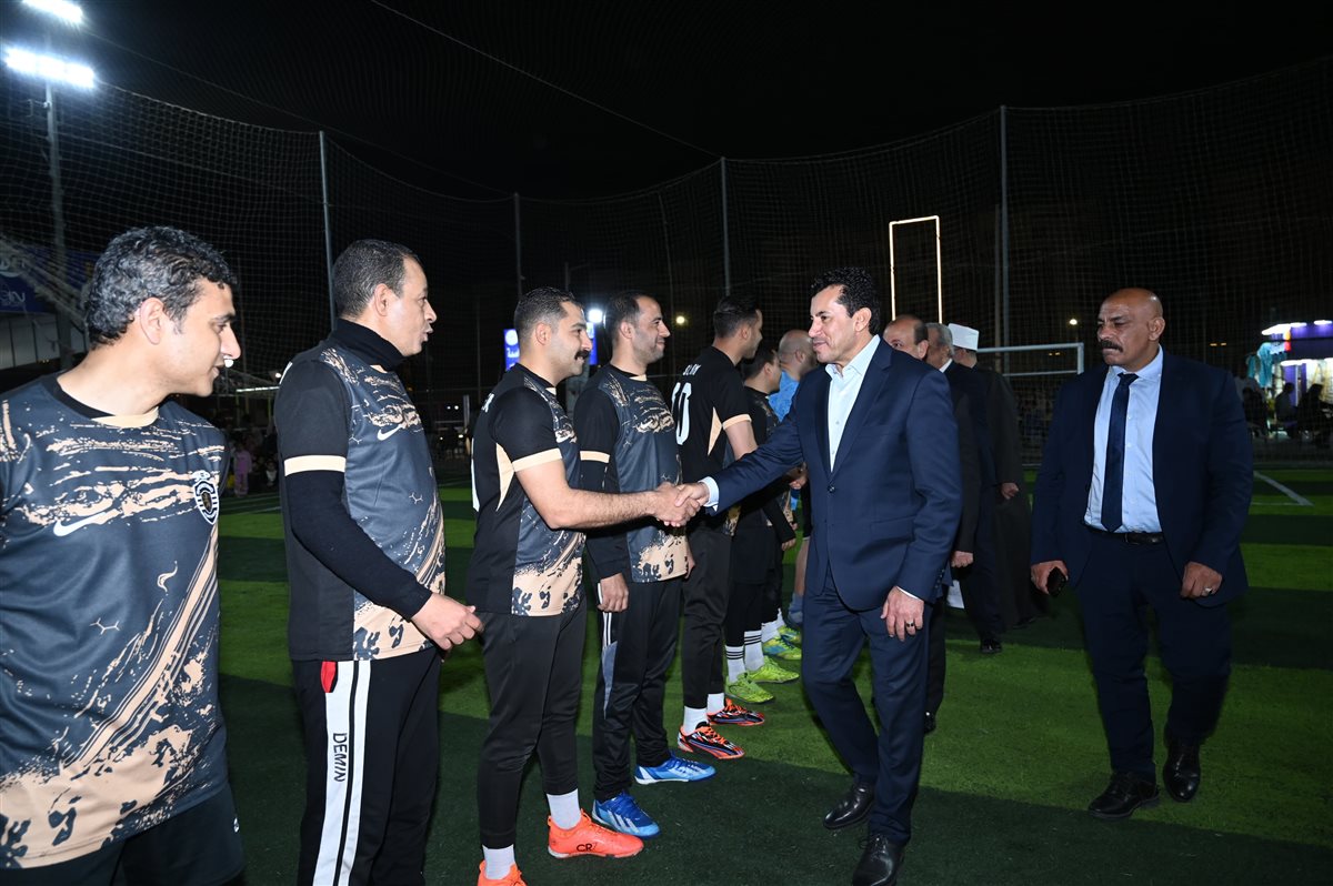 أشرف صبحي يشهد ختام الدورة الرمضانية للعاملين بالوزارات وأسرهم بالعاصمة الإدارية