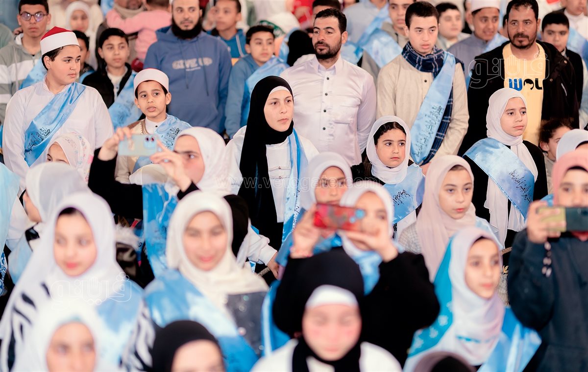 جانب من  احتفالية تكريم حفظة القرآن الكريم بالقرية العاشرة مدرسة، فيتو