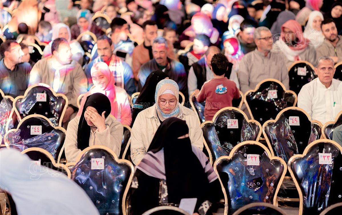 جانب من  احتفالية تكريم حفظة القرآن الكريم بالقرية العاشرة مدرسة، فيتو