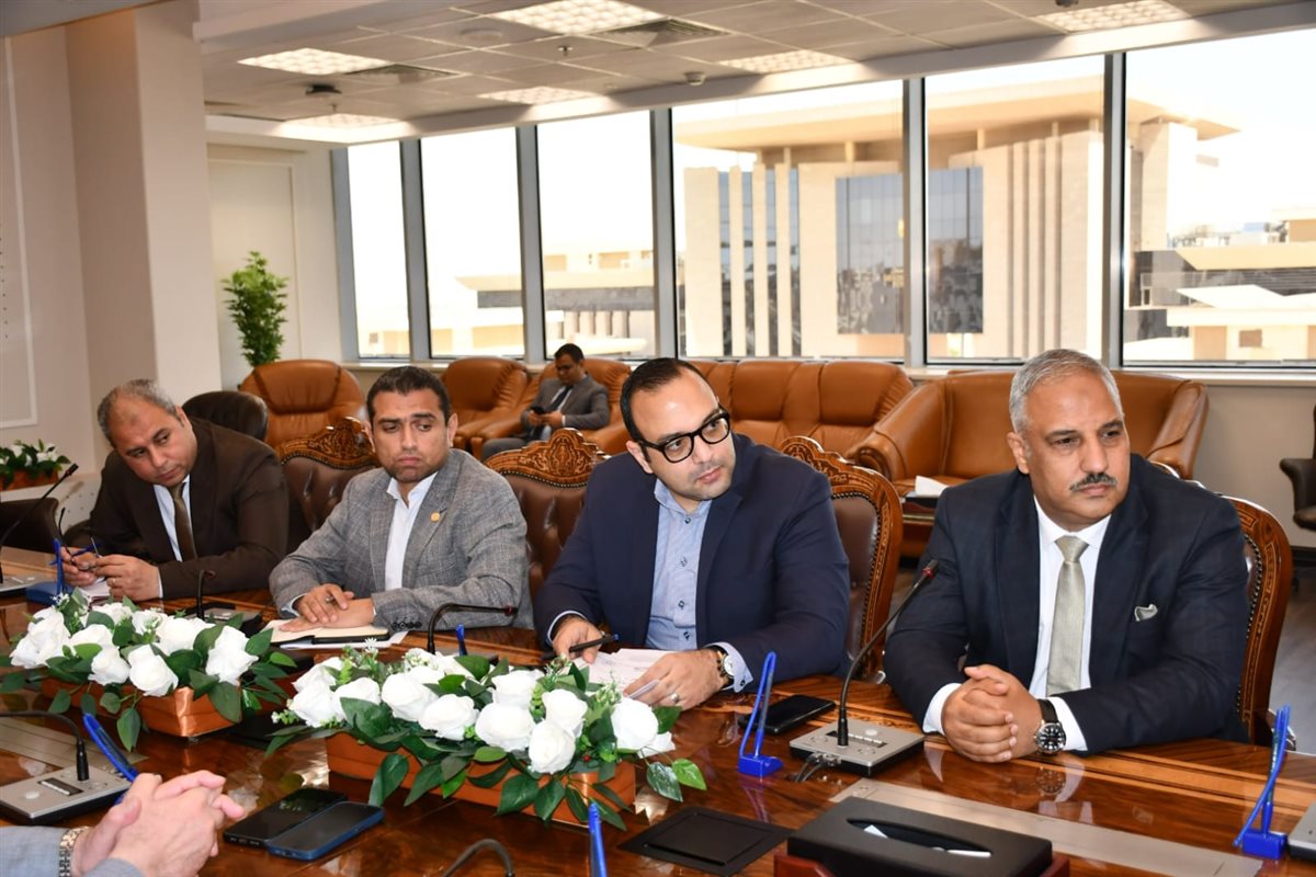 أشرف صبحي يجتمع بمسؤولي نادي 6 أكتوبر لبحث آليات التطوير والفرص الاستثمارية
