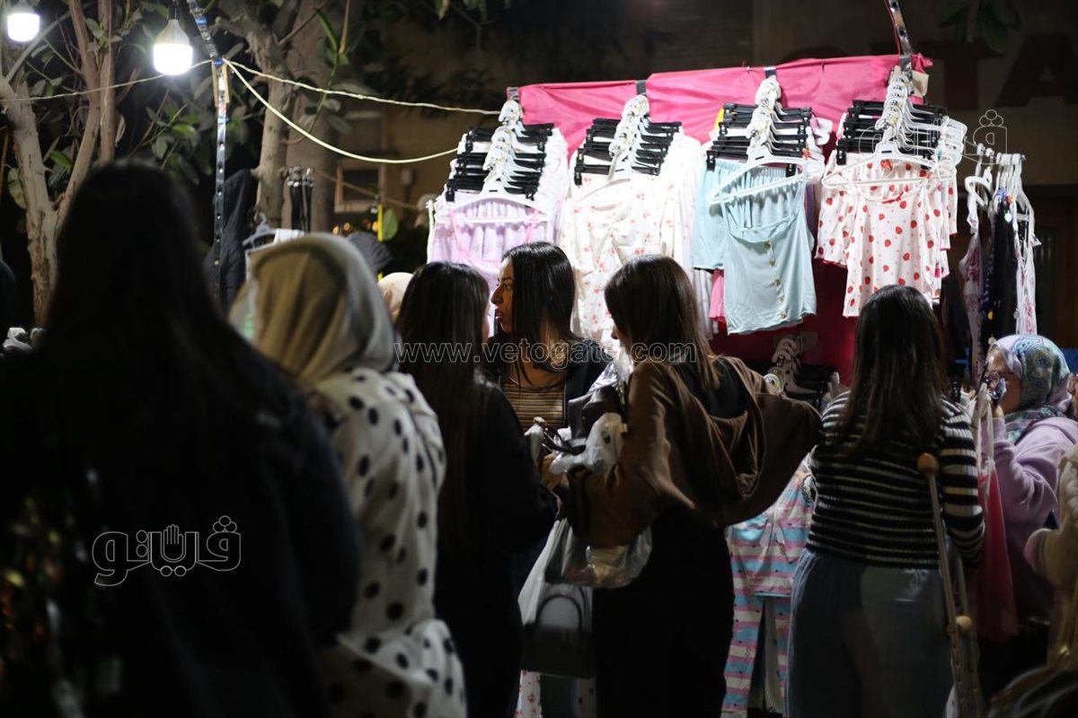 إقبال على محلات ألعاب الأطفال في حدائق المعادي بليلة عيد الفطر (4)