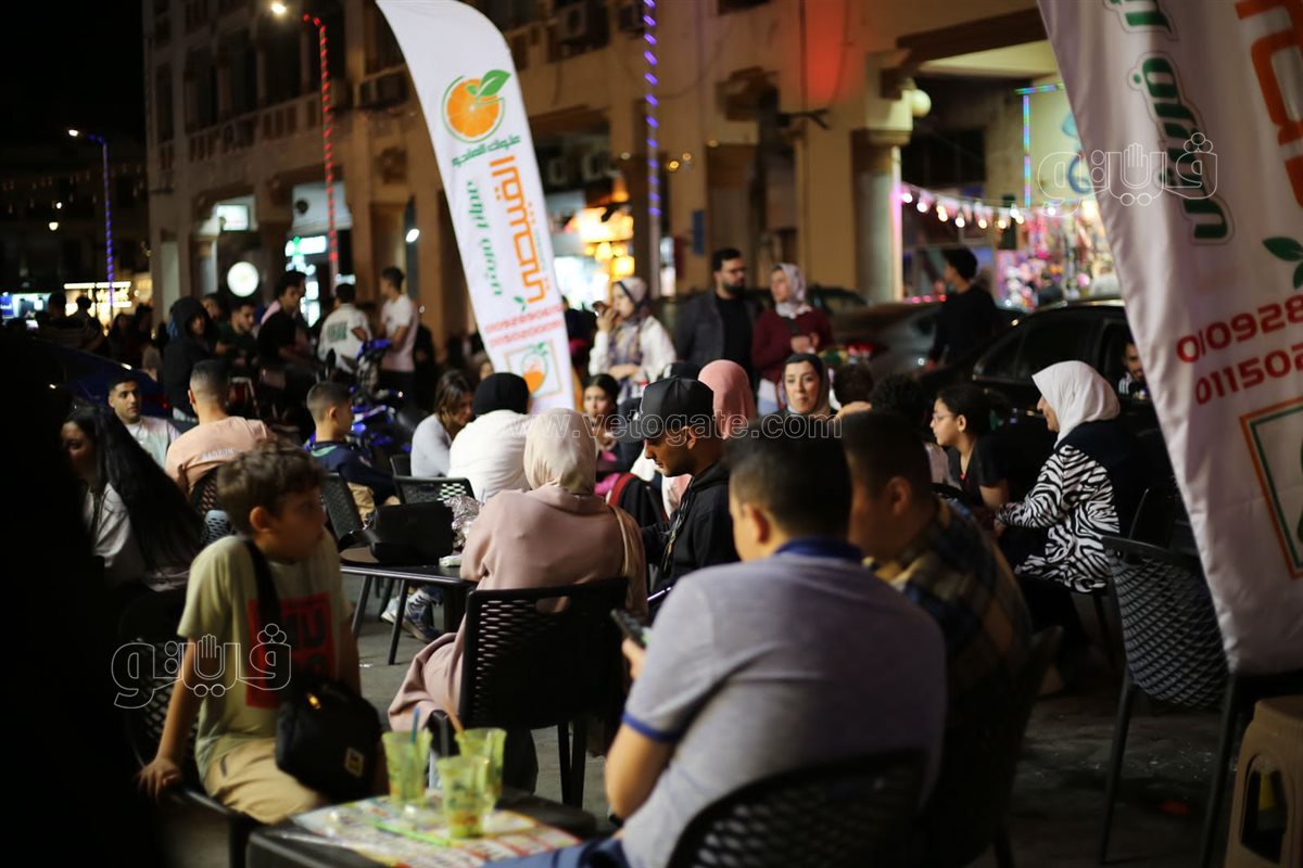 إقبال على محلات ألعاب الأطفال في حدائق المعادي بليلة عيد الفطر (11)