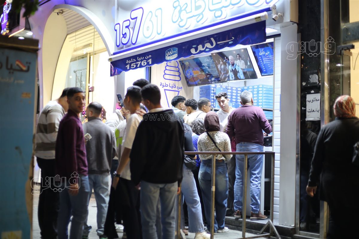 إقبال على محلات ألعاب الأطفال في حدائق المعادي بليلة عيد الفطر (12)