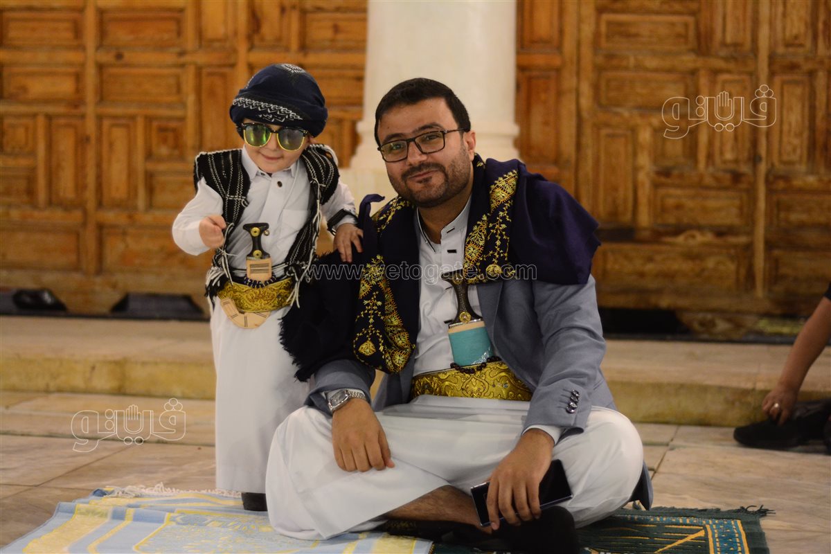 طفل يمني يخطف الأنظار في صلاة العيد بعمرو بن العاص (11)