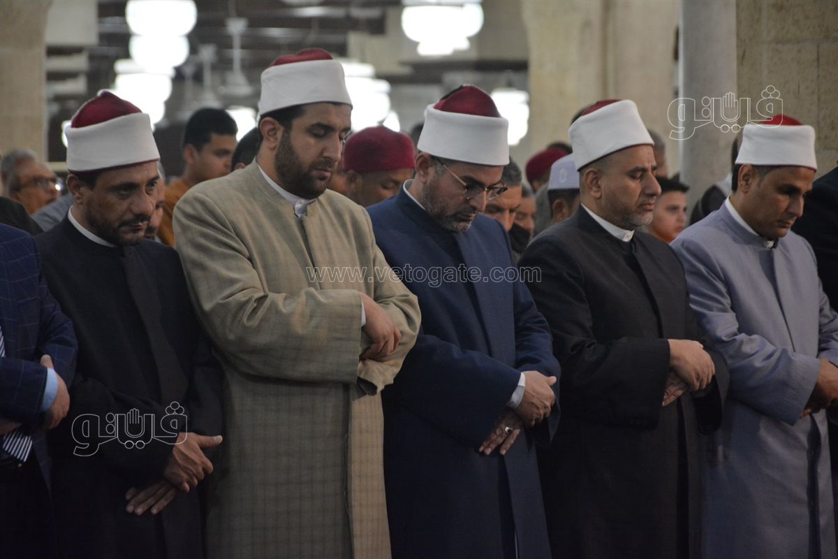 صلاة للفجر وتكبيرات العيد من الأزهر (7)
