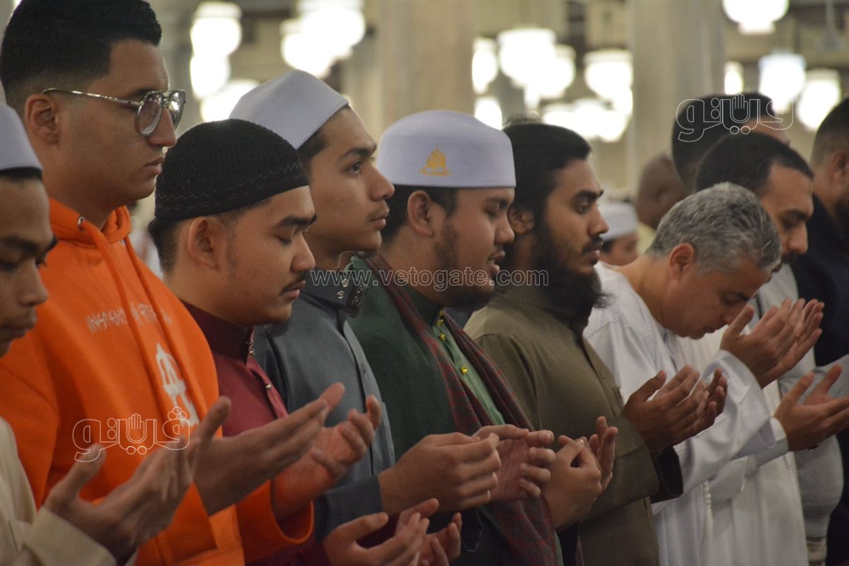 صلاة للفجر وتكبيرات العيد من الأزهر (9)